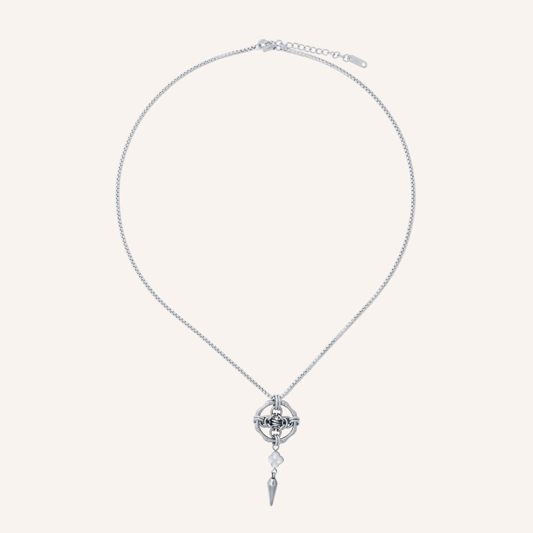 Faith Clover Chainmail Necklace - Silver - BLFX