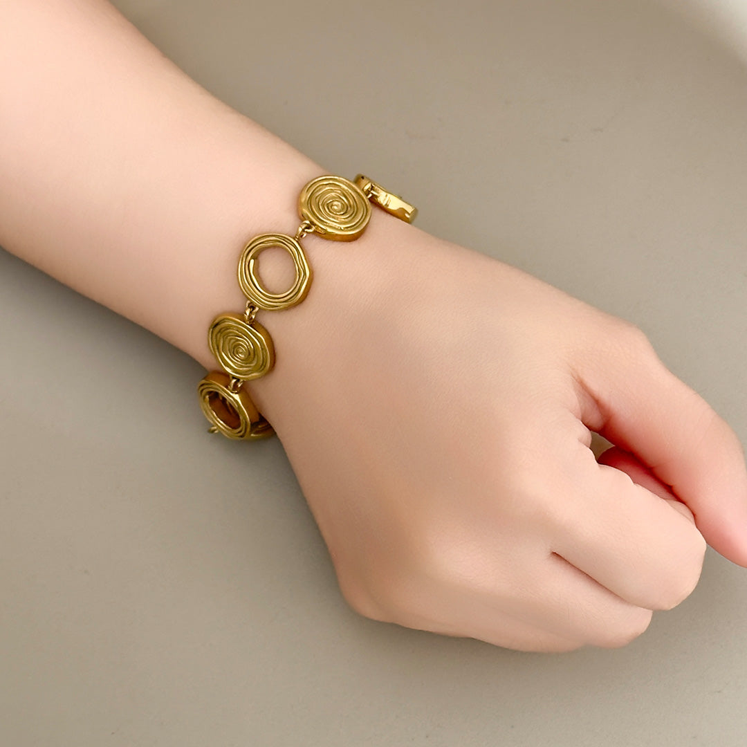 Nyara Spiral Circle Bracelet - Gold