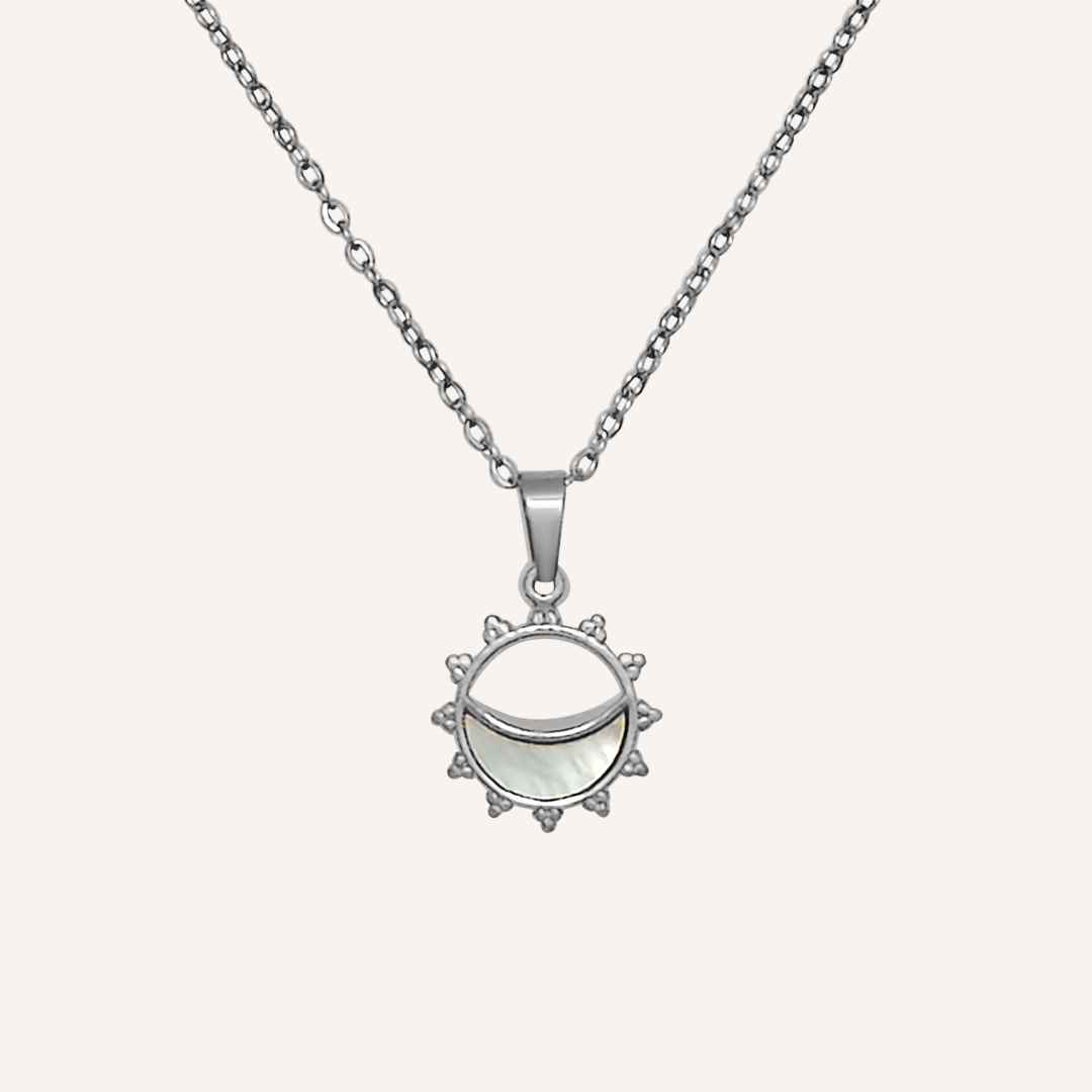 Angus Shell Sun Necklace - Silver SeaShell