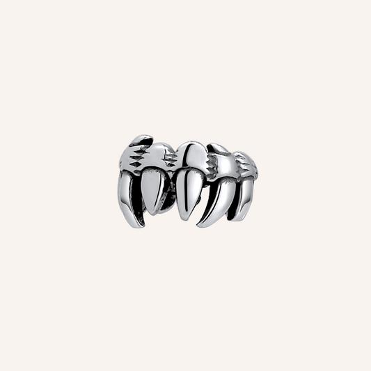 Annett Fang Ear Cuff