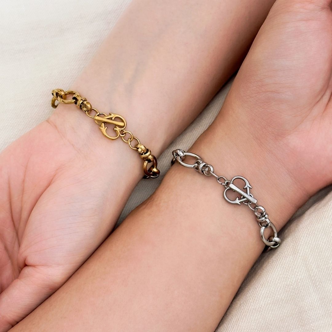 Bijou Love Knot OT Bracelet (Silver) - BLFX