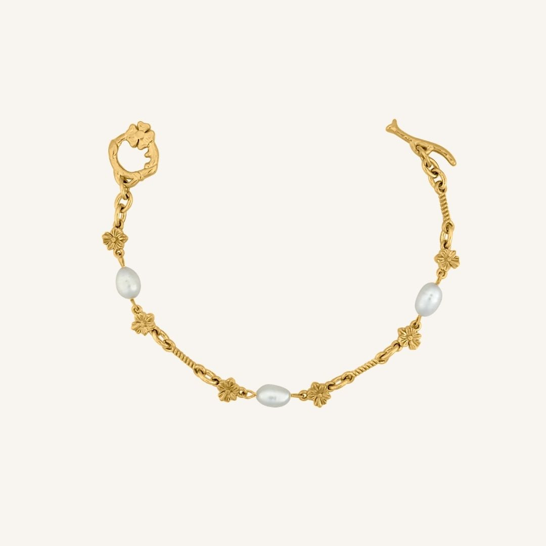 Camellia Flower Pearl Toggle OT  Bracelet (Gold)