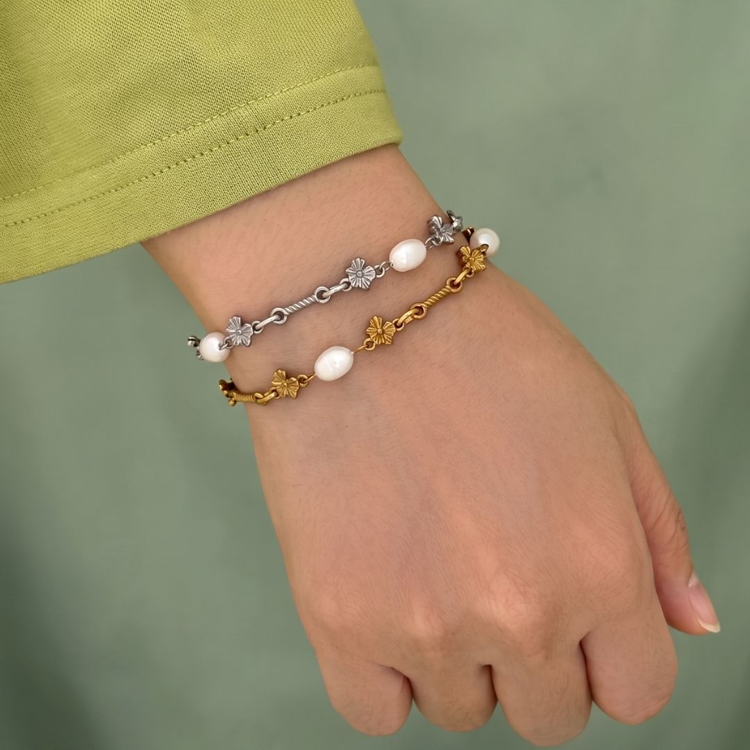 Camellia Flower Pearl Toggle OT Bracelet (Silver)