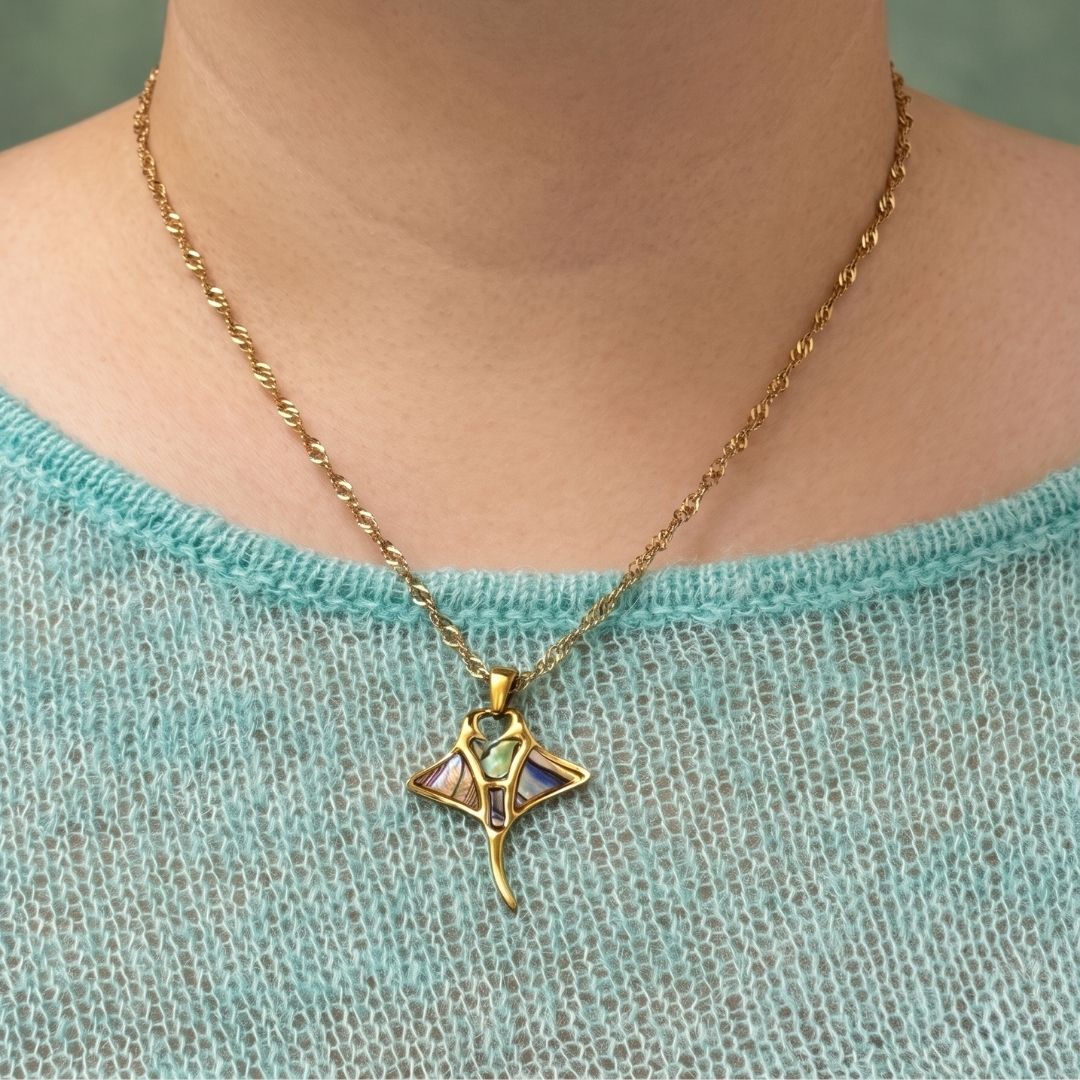 Dianna Manta Ray Abalone Shell Necklace (Gold)
