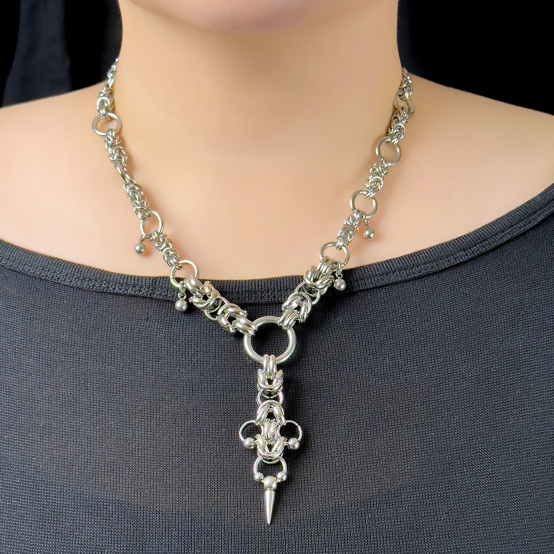 Dillion Chainmail Clover Pointy Necklace - Silver