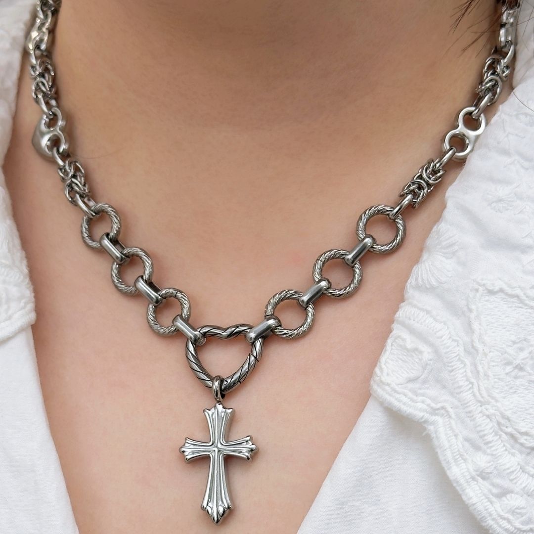Eylin Love Chainmail Cross Necklace - BLFX