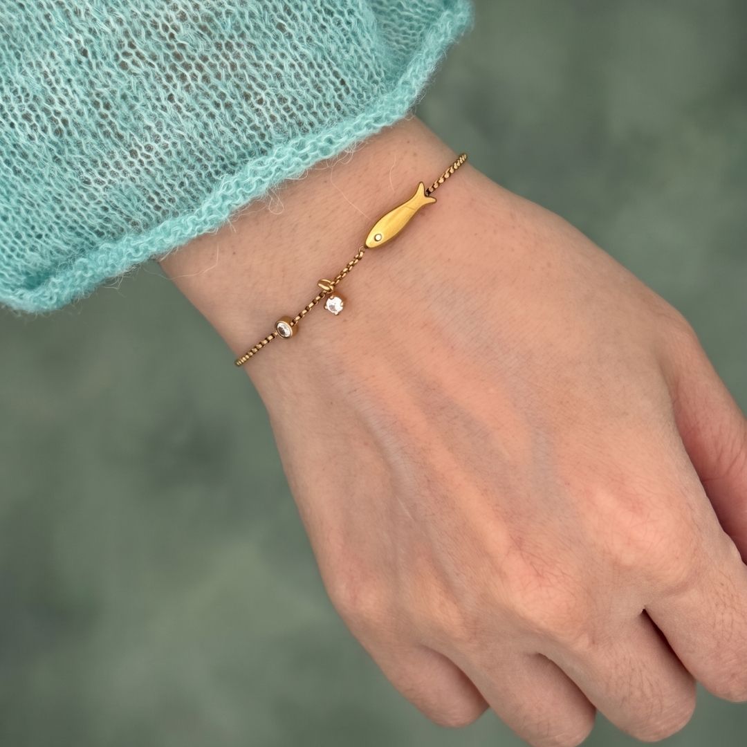 Fisher Fish Bracelet - Gold