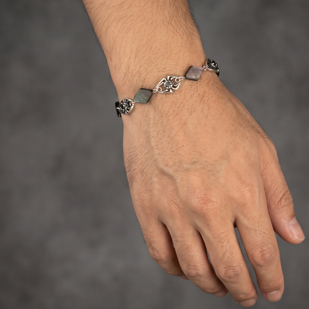 Forneus Spider Black Shell Bracelet (Black)