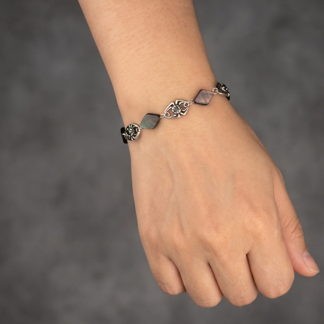 Forneus Spider Black Shell Bracelet (Black)