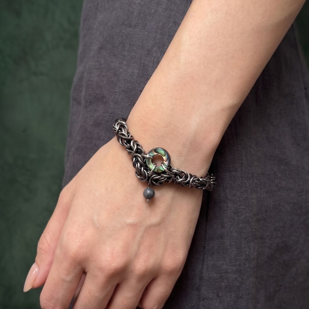 Halle Abalone Chainmail Bracelet (Smoke)
