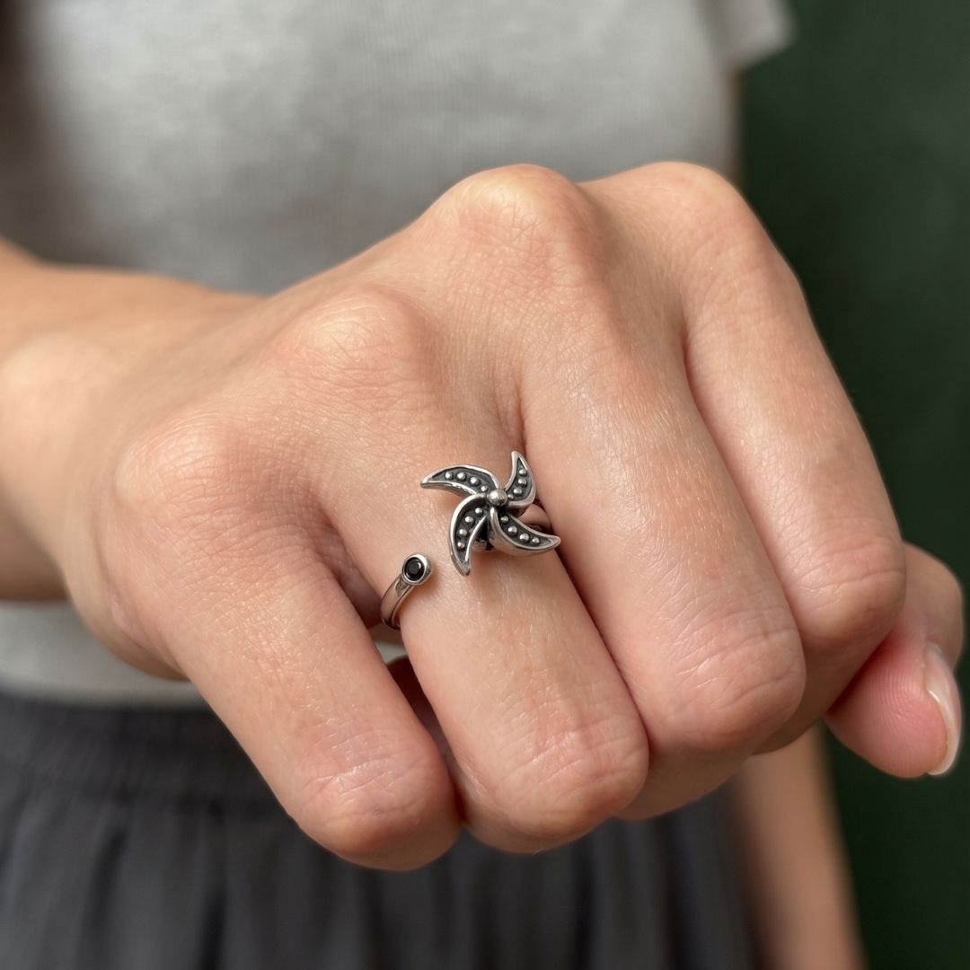 Harry Spinner Windmill Ring