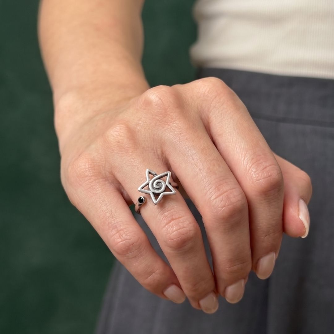 Helena Spinner Star Ring