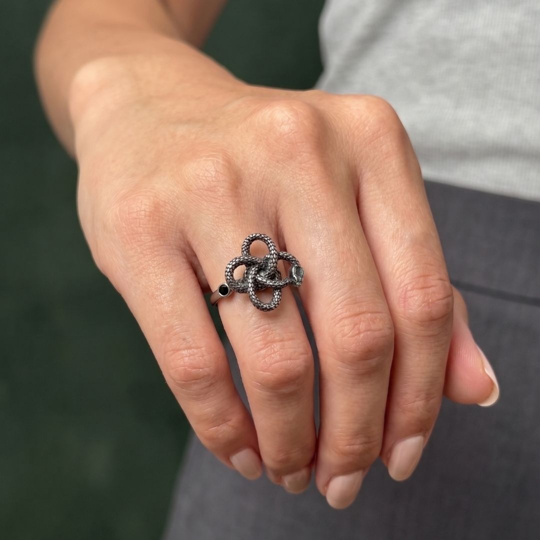 Hugh Spinner Clover Snake Ring