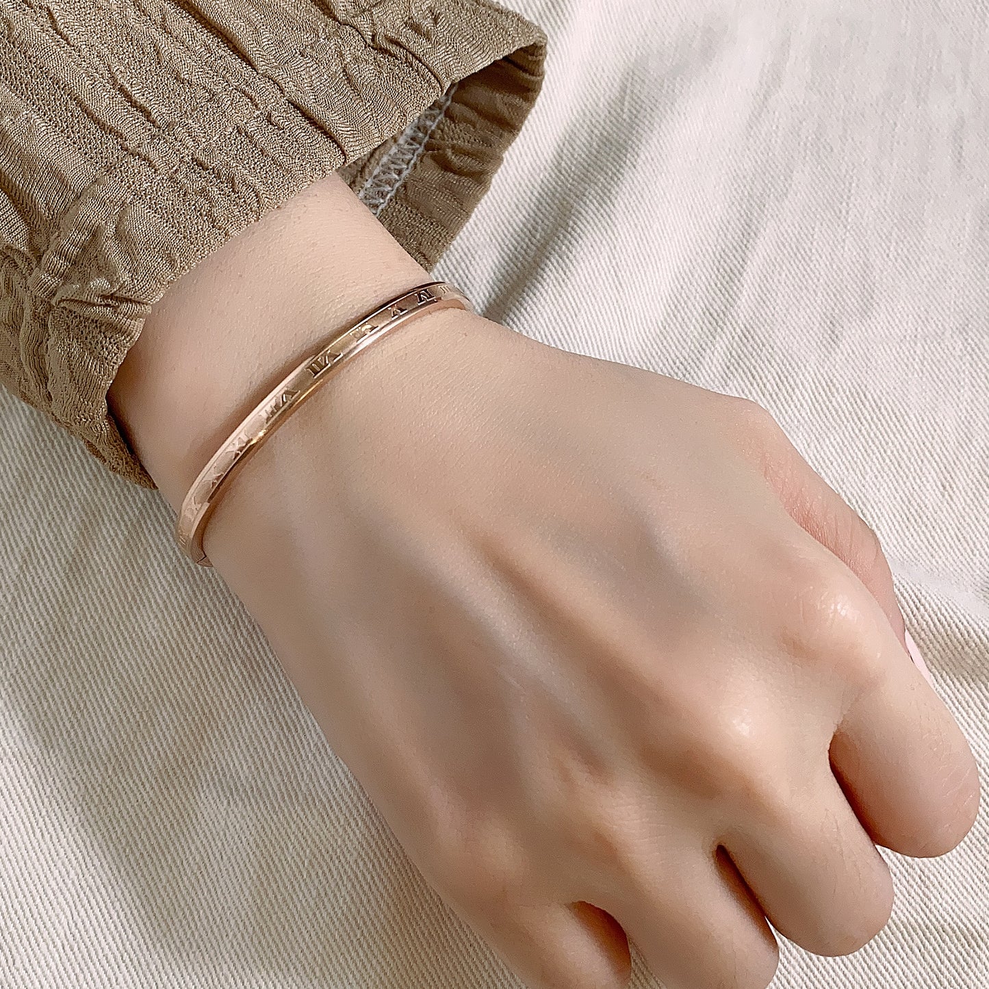 Roman Time Rounded Edge Bangle 4mm - Rose Gold