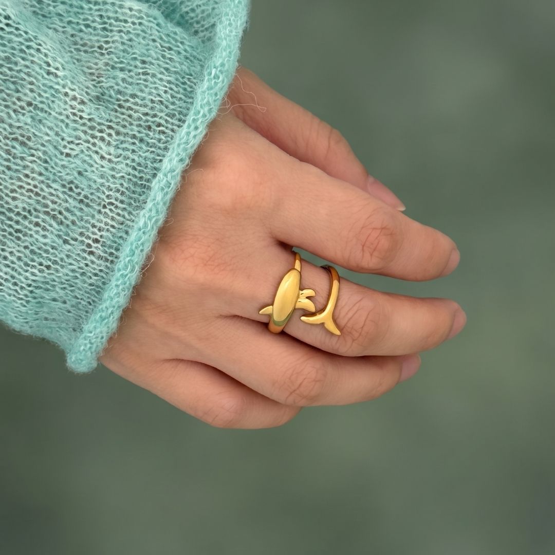 Valac Dolphin Ring (Gold)
