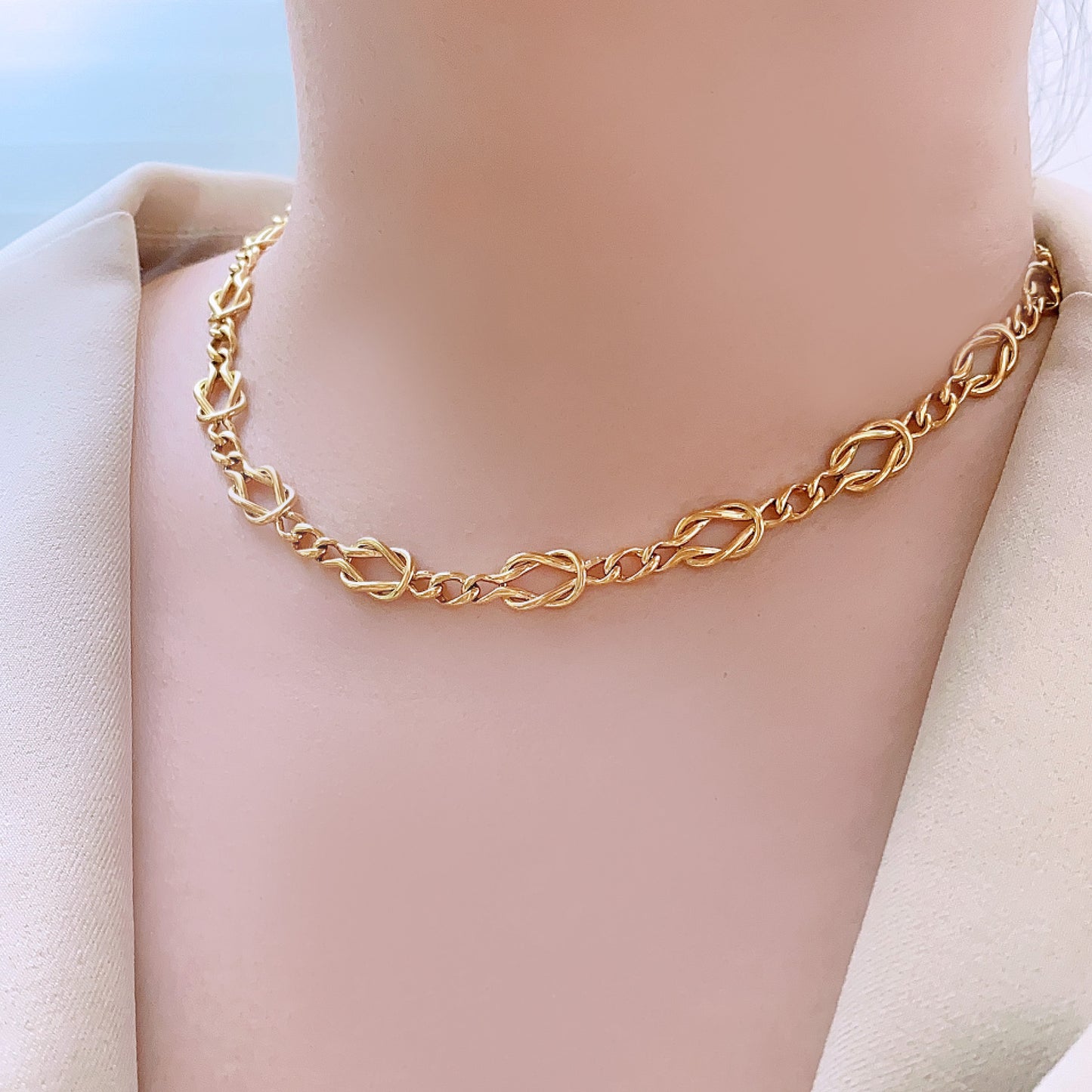 Isara Knot Chain Necklace